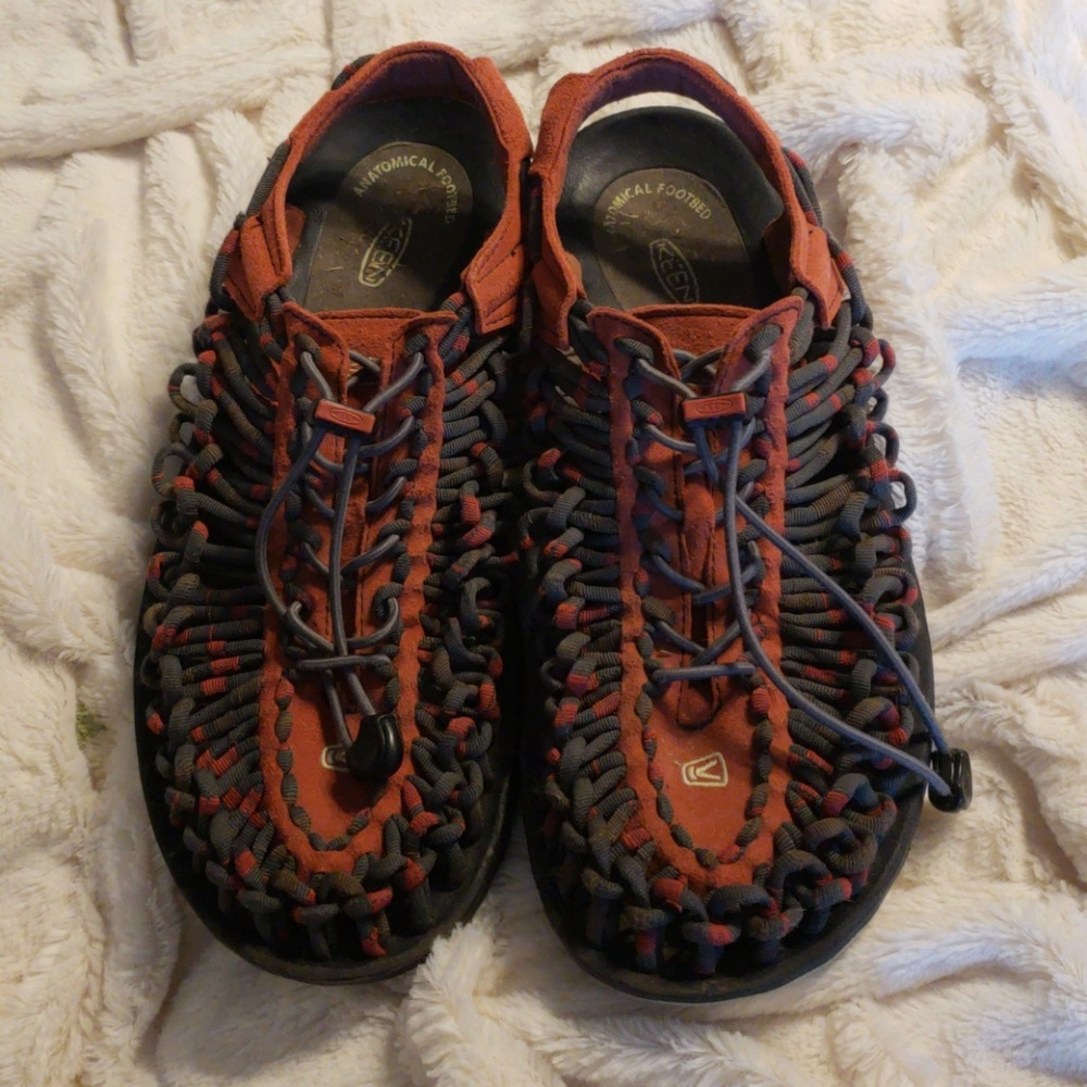 Men's Keen Uneek sandals sz 9